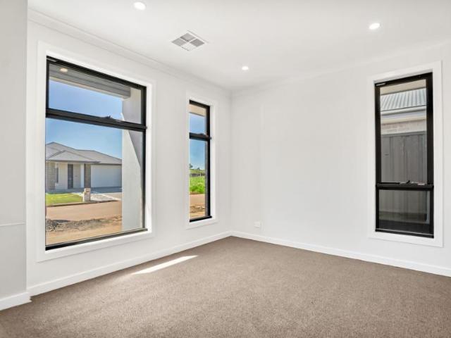 House for sale in Munno Para West, Adelaide