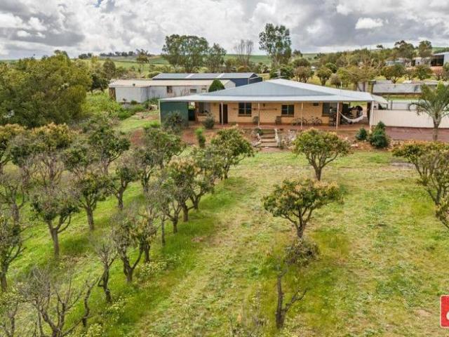 House for sale in Alma, Northampton