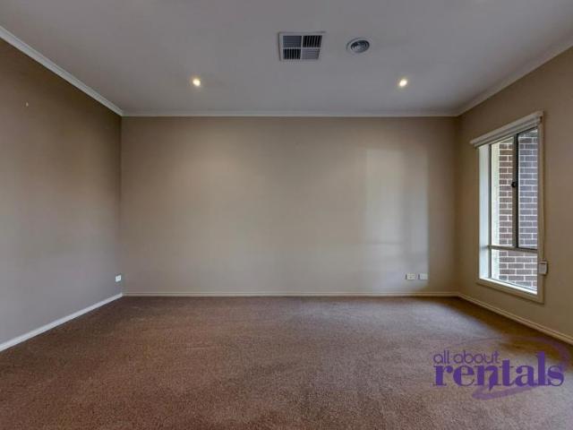 House for rent in Arena Estate, Melbourne