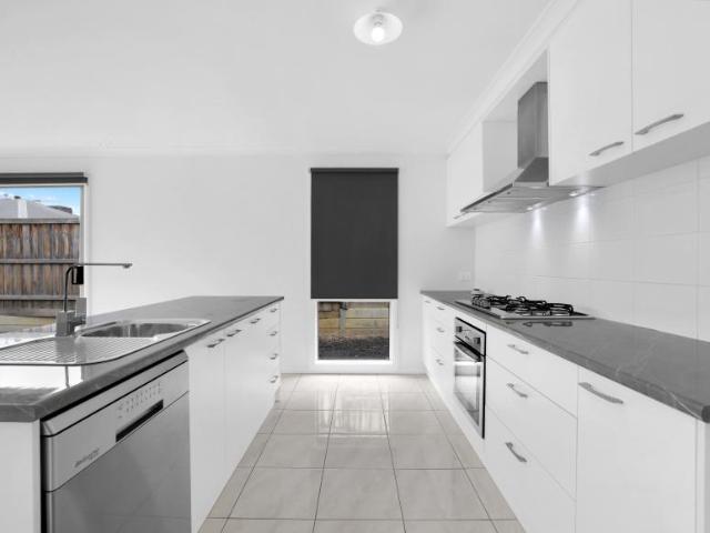 House for sale in Heathfield Estate, Melbourne