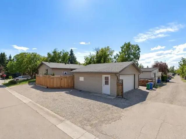 House for rent in Central Heights, Okotoks