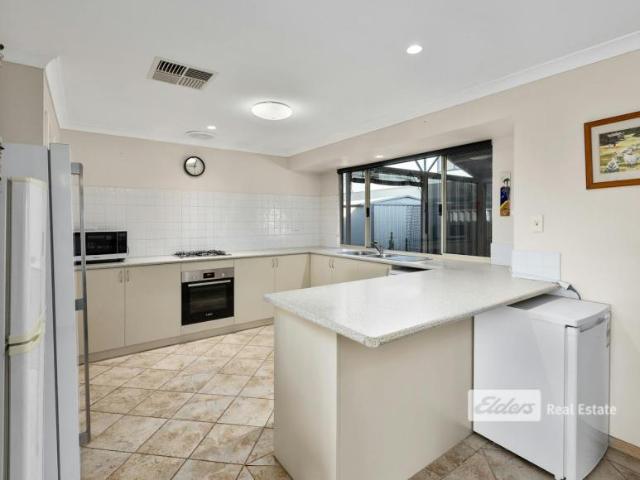 House for sale in Peppermint Grove Beach, Shire Of Capel