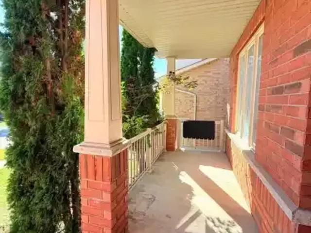 House for rent in Richmond Hill, Golden Horseshoe