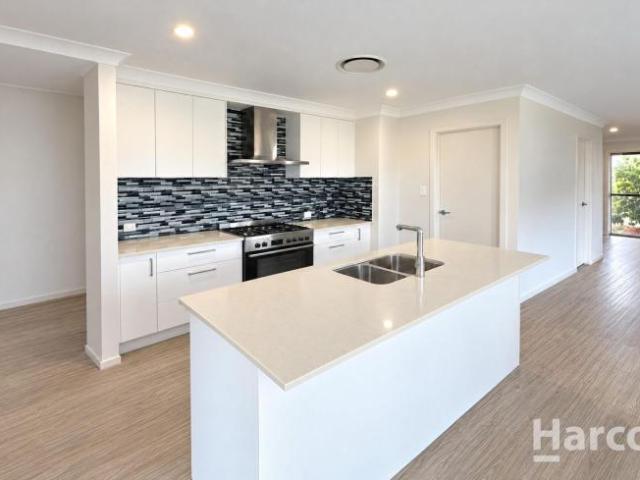 House for rent in River Heads