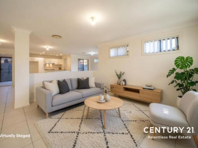 House for rent in Ropes Crossing Shopping Centre, Sydney
