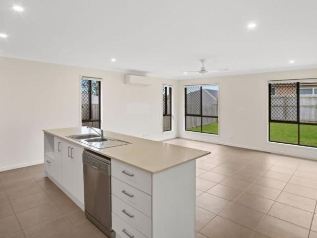 House for sale in Spring Mountain, Greater Brisbane