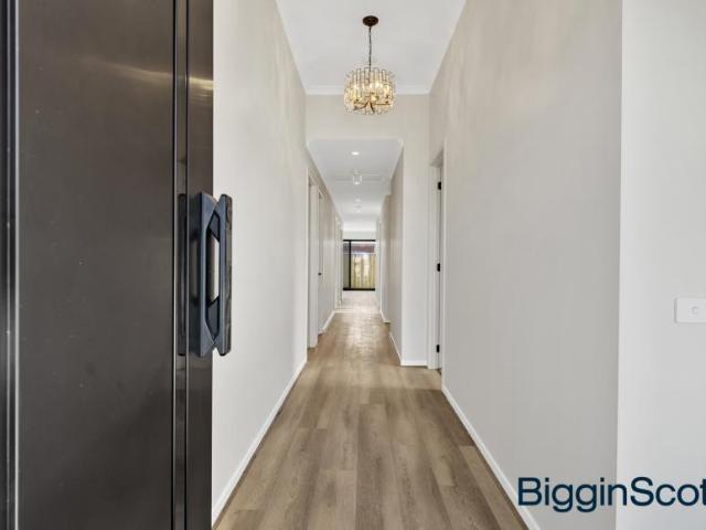 House for sale in Alamora, Melbourne