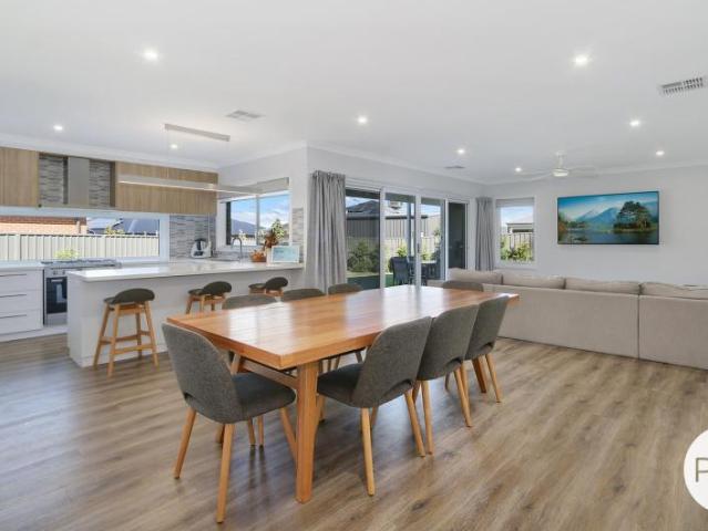 House for sale in Thurgoona, Table Top