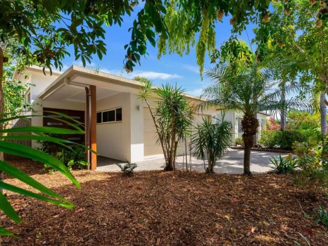House for sale in Bluewater, Kewarra Beach