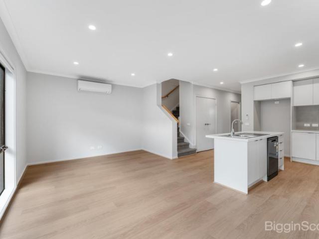 House for rent in Riverwalk, Melbourne