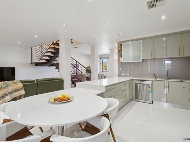 House for sale in Woodbridge, City of Swan