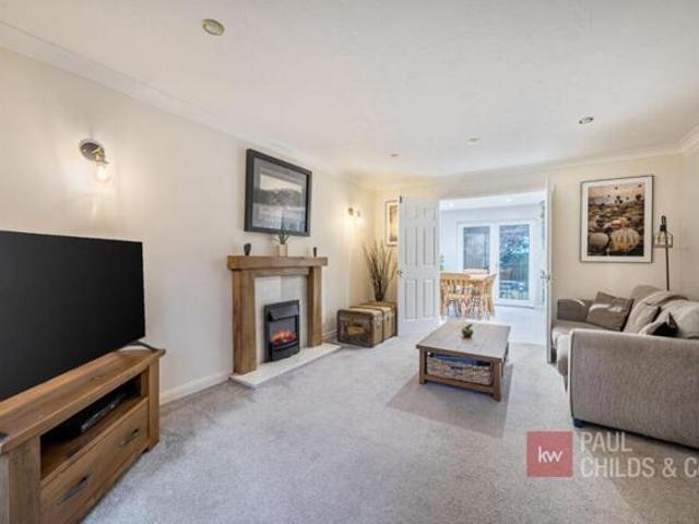 House for sale in Heol-las, Surrey