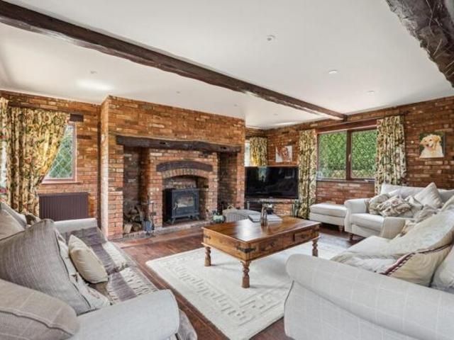 House for sale in Cholesbury-cum-St Leonards, Bellingdon