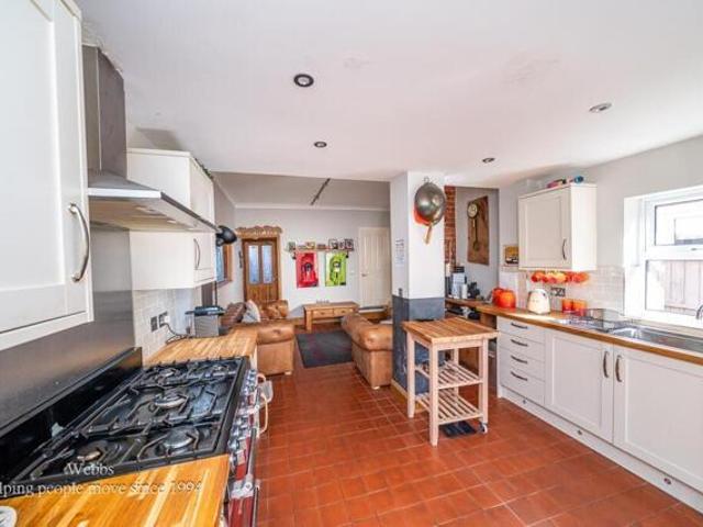 House for sale in Landywood, Great Chatwell