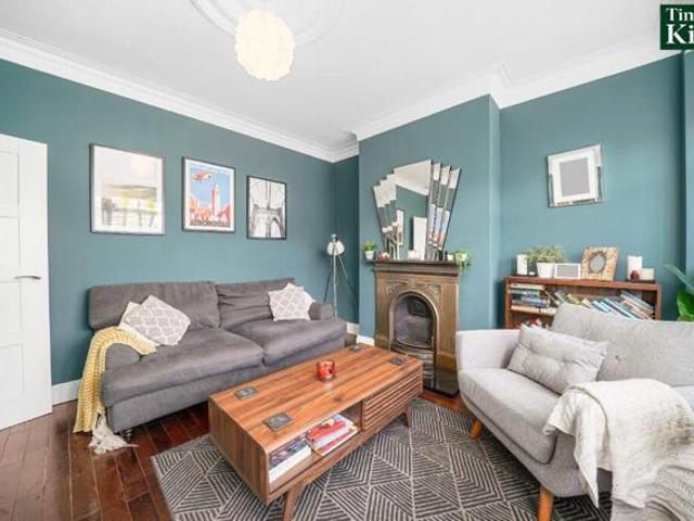 House for sale in Chingford, Highams Park