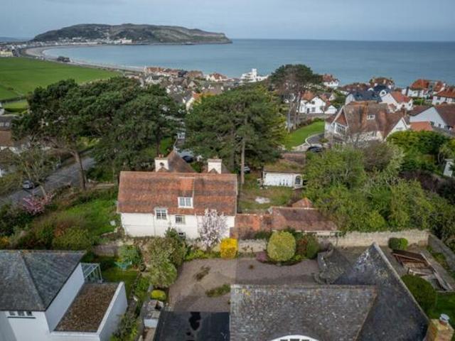House for sale in Craigside, Wales