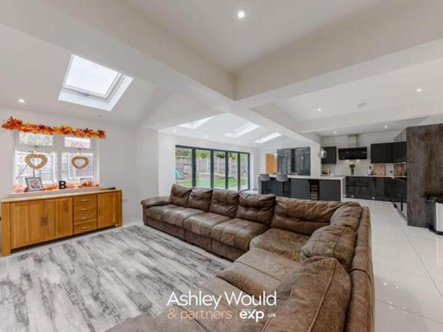 House for sale in Bromsgrove, Worcestershire