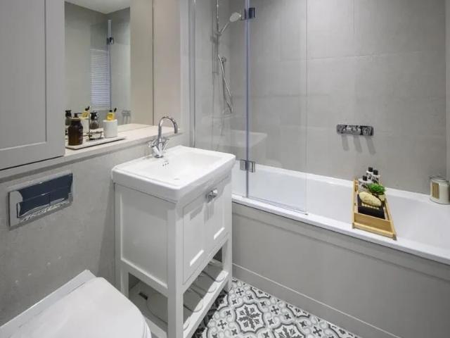 House for sale in Fleet, Hart