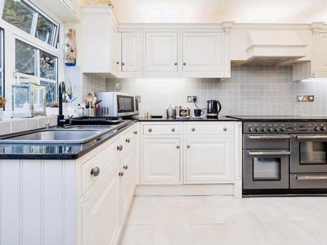 House for sale in Hornchurch, Greater London