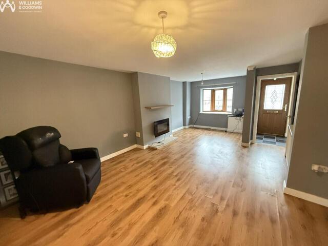 House for sale in Llannerch-y-Medd, Llanerchymedd