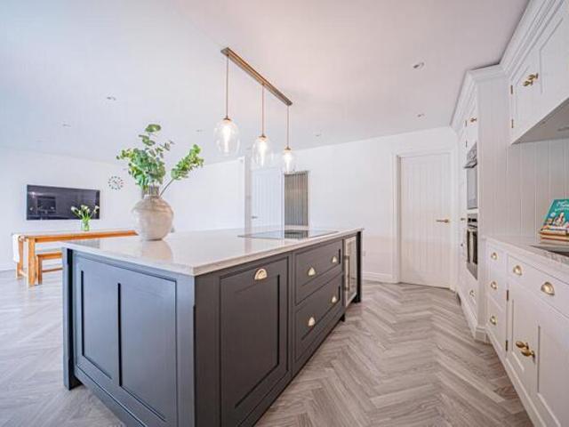 House for sale in Knowle, Knowle