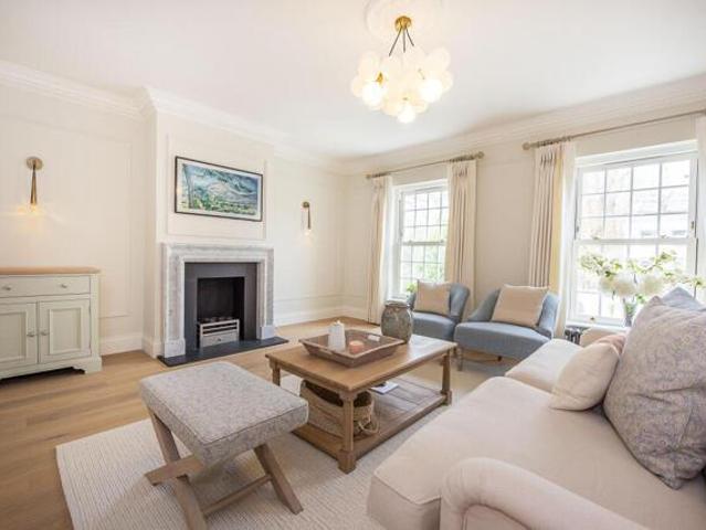House for sale in Roehampton, Greater London