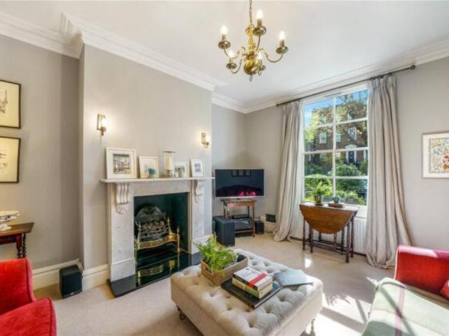 House for sale in Greater London