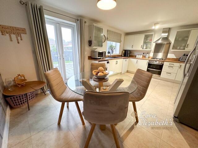 House for sale in Potters Corner, East Midlands