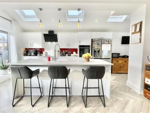 House for sale in Moreton