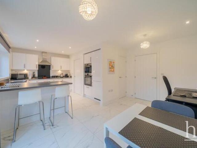 House for sale in Moreton