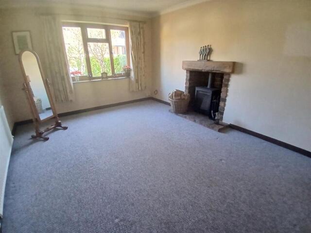 House for sale in Whitestone, Camp Hill