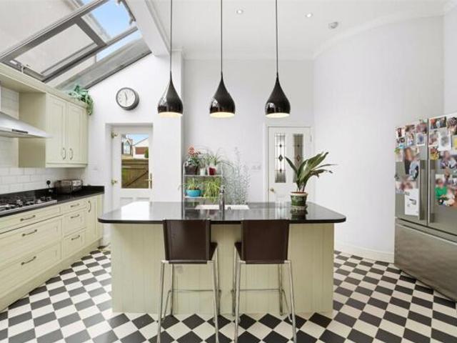 House for sale in Hampton Hill, Greater London