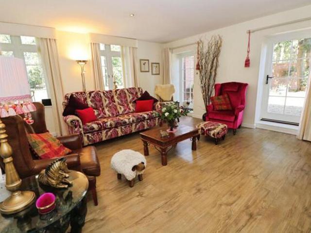 House for sale in Newton, New Bilton