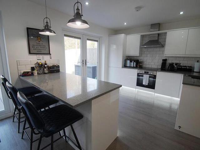 House for sale in Saddleworth, Pendock