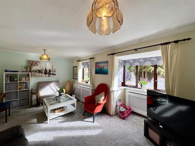 House for sale in Bromsberrow Heath, Gloucestershire
