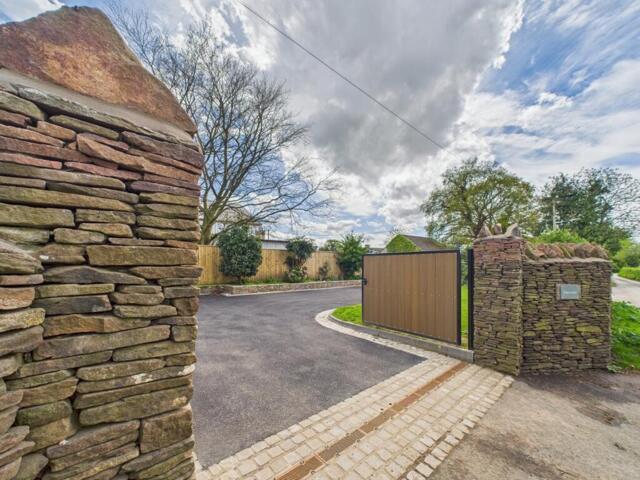 House for sale in Nibley, Engine Common