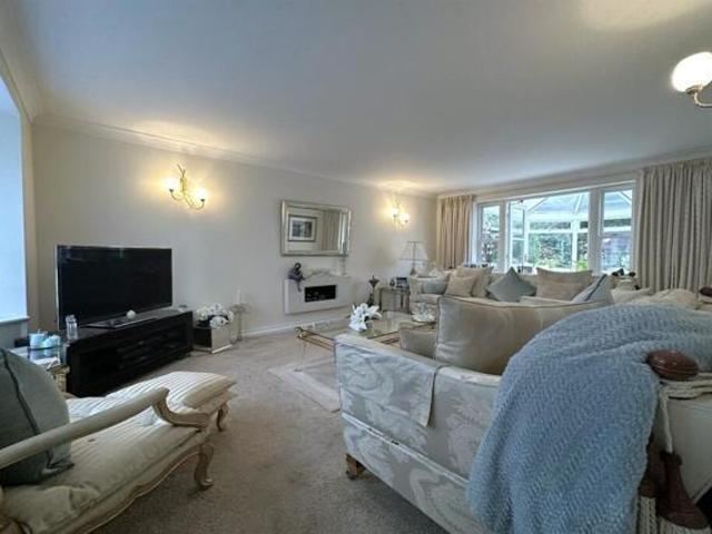 House for sale in Timperley, Timperley