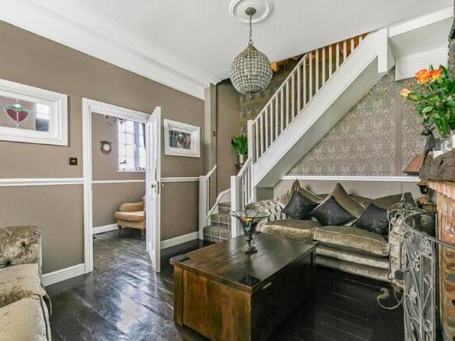 House for sale in Kings Hill, Colliers End