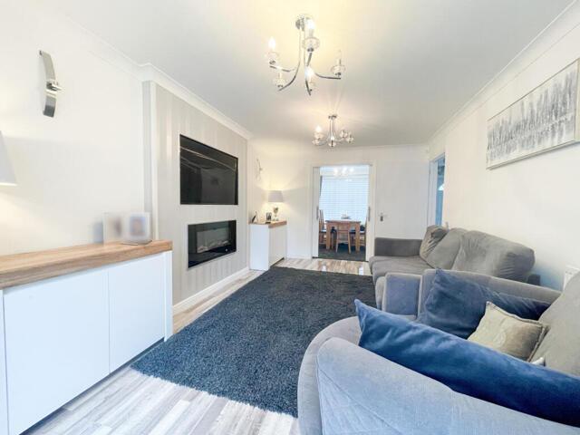 House for sale in Warfield, Newell Green