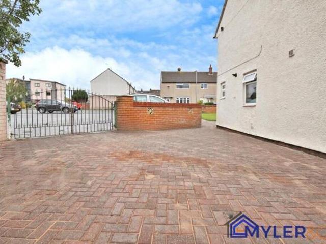 House for sale in Widnes, Cheshire