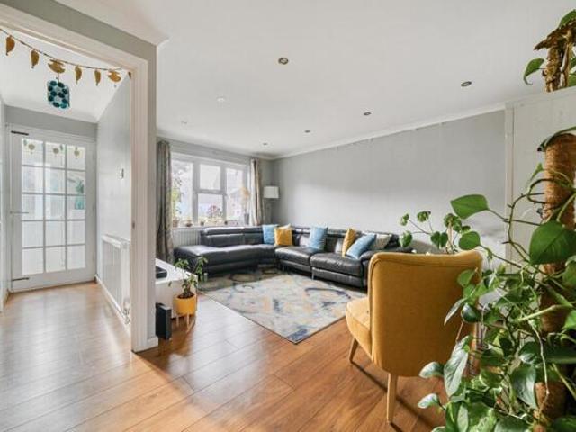 House for sale in Emmbrook, Wokingham