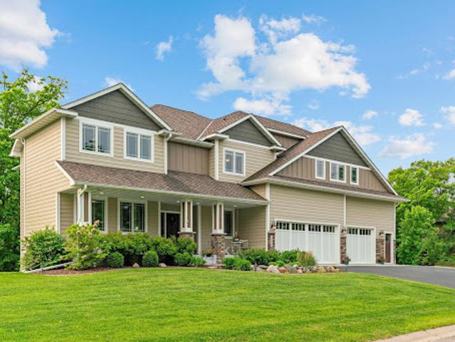 House for sale in Lakeville