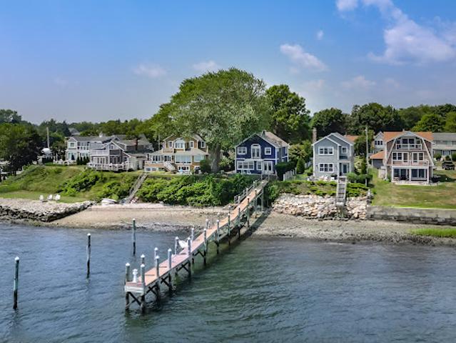 House for sale in Portsmouth, Rhode Island