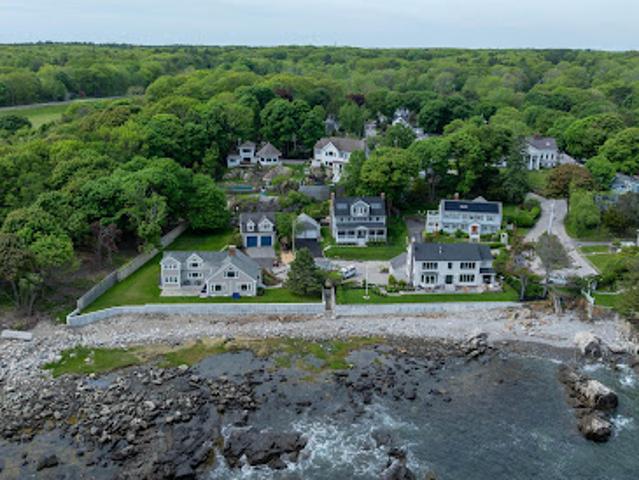 House for sale in Cape Elizabeth, Maine