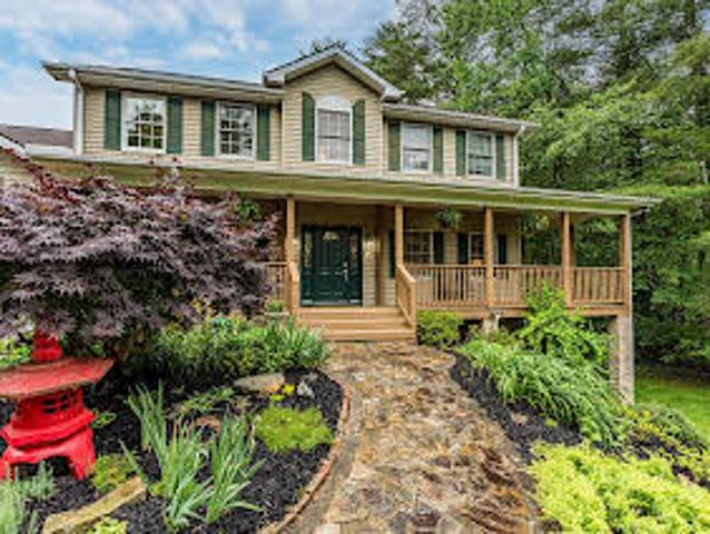 House for sale in Hendersonville