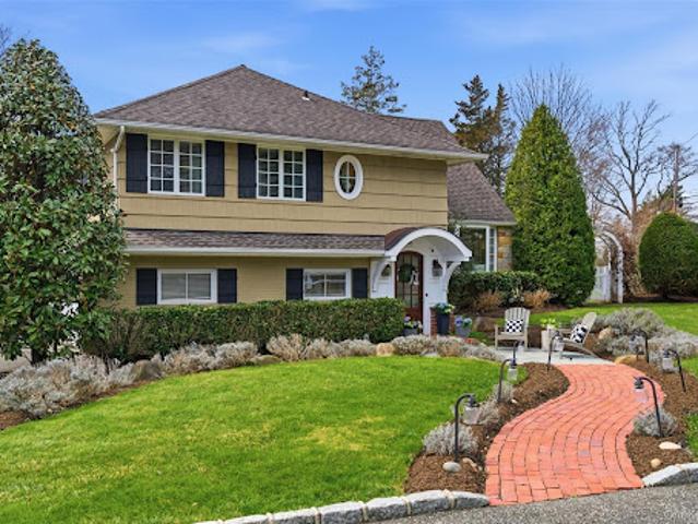 House for sale in Huntington, New York