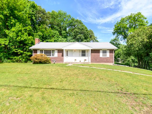 House for sale in Cos Cob, Connecticut