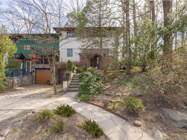 House for sale in The Bronx, Arverne