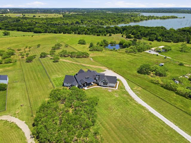 House for sale in Valley View, Texas