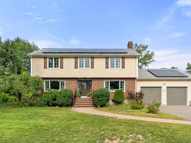 House for sale in Waltham, Middlesex County